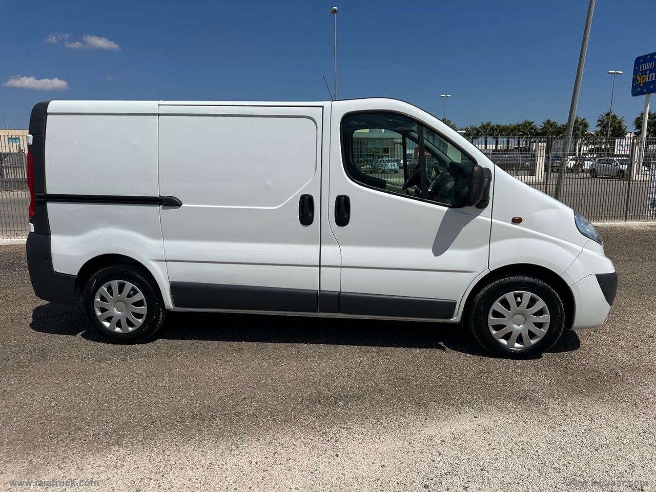 Vivaro 27 2.0 CDTI 120CV PC-TN Furg.