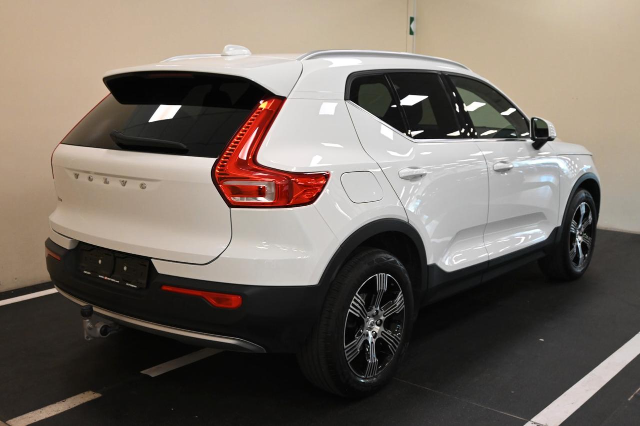 VOLVO XC40 (2017-->) XC40 T2 Geartronic Momentu...
