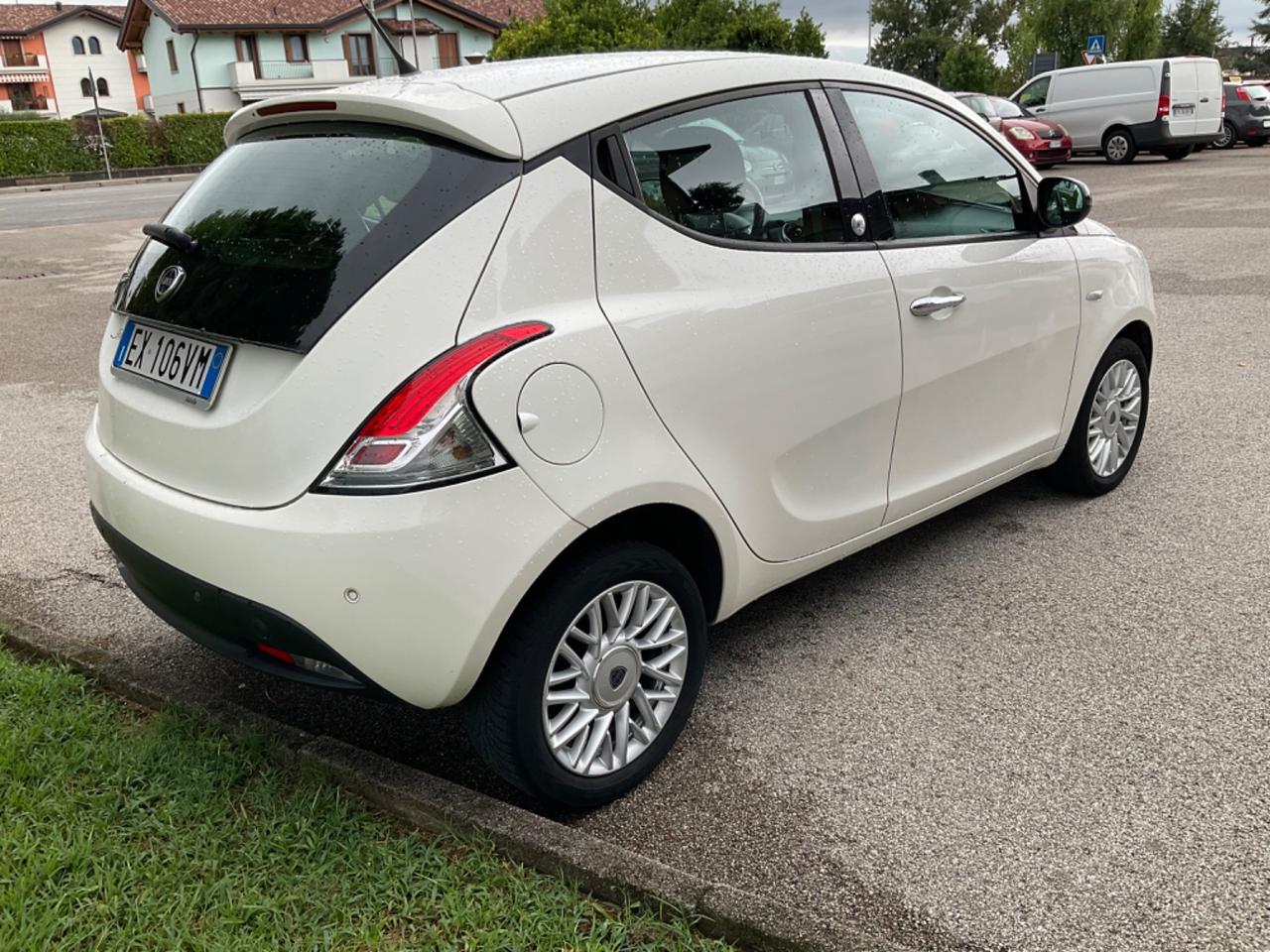 Lancia Ypsilon 1.2 69 CV 5 porte GPL Ecochic Gold