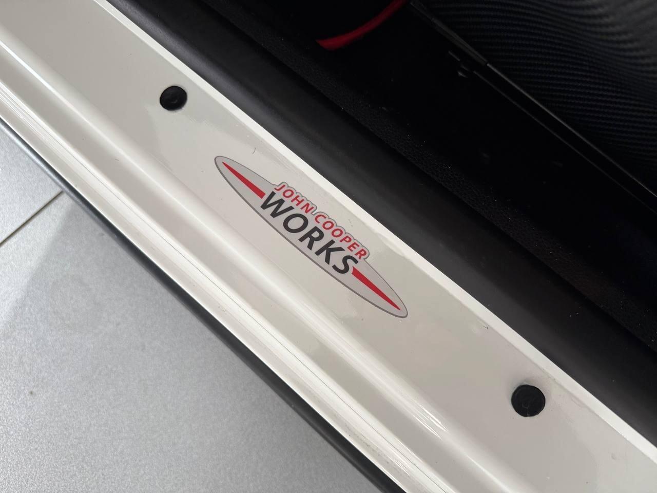 MINI COOPER CON PACCHETTO JOHN WORKS