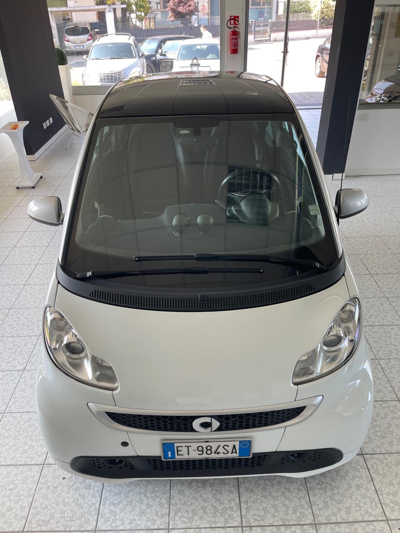 Smart ForTwo 1000 52 kW MHD coupé pure