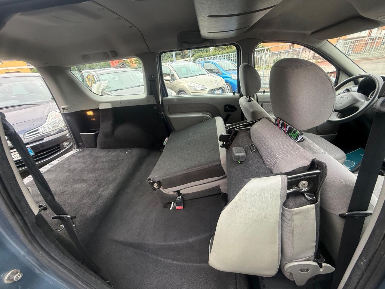 Dacia Logan MCV 1.6 16V 5 posti Lauréate