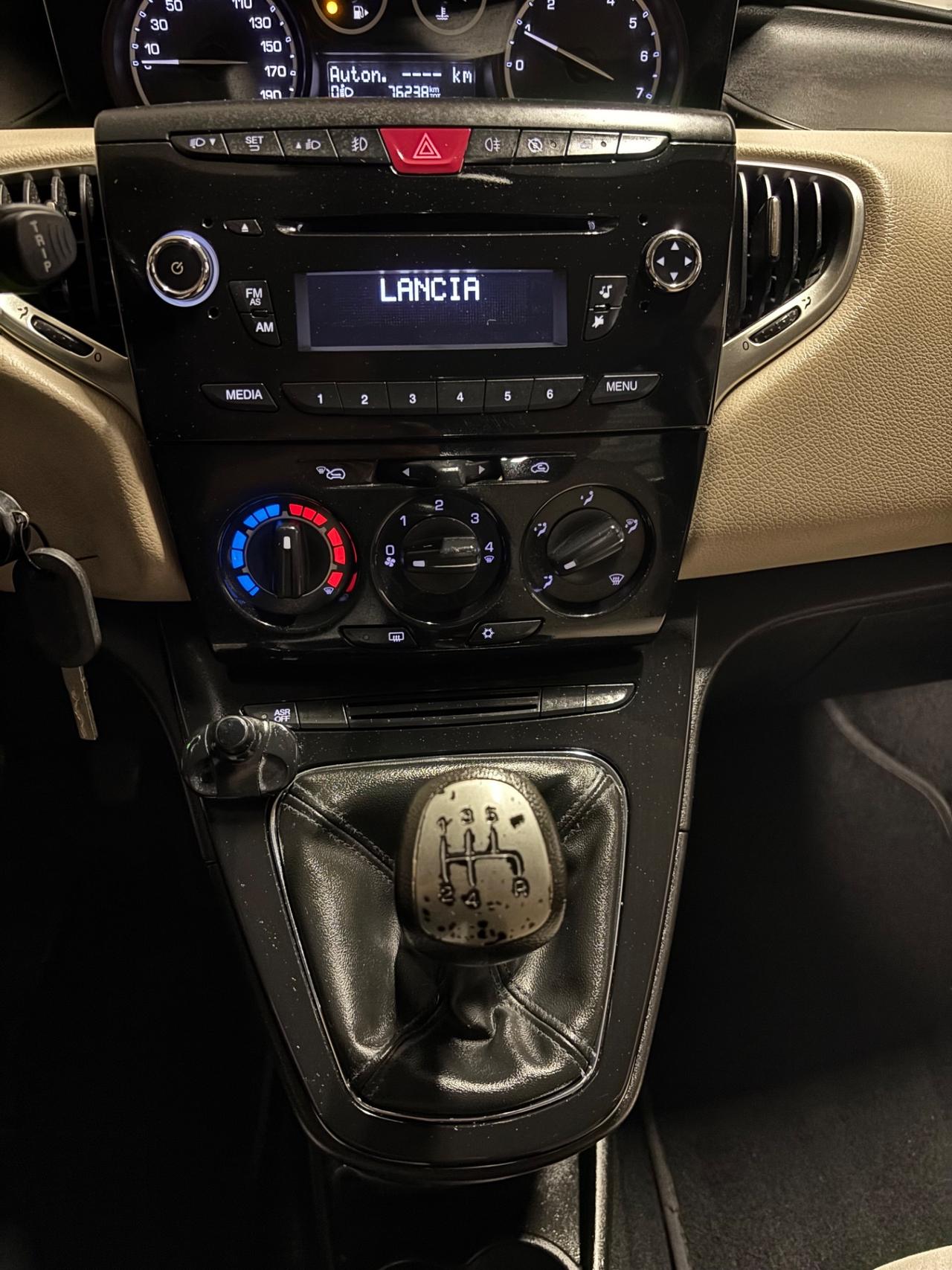 Lancia Ypsilon 1.2 BENZINA OK NEOPATENTATI