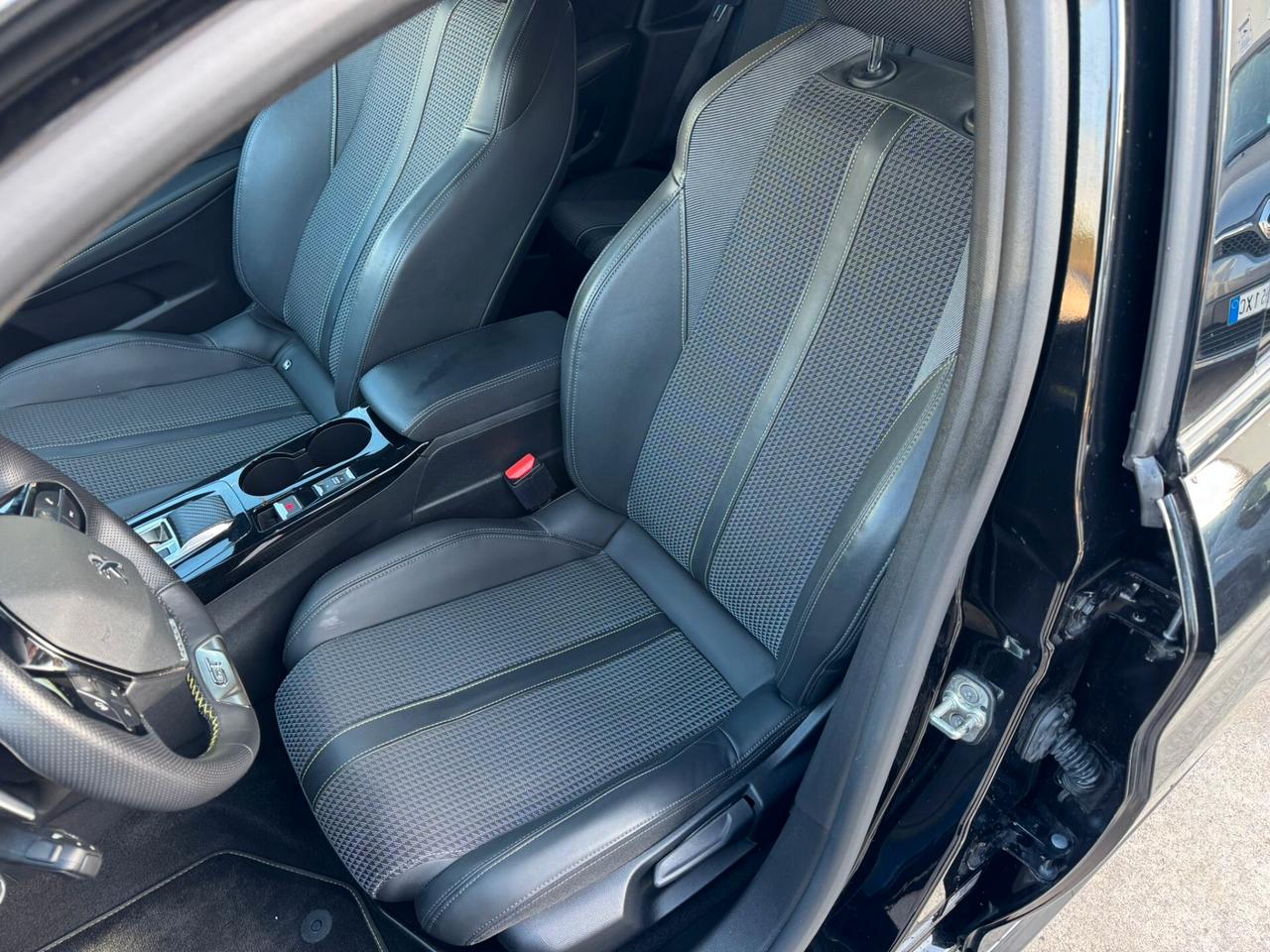 Peugeot 208 100cv Automatica GT