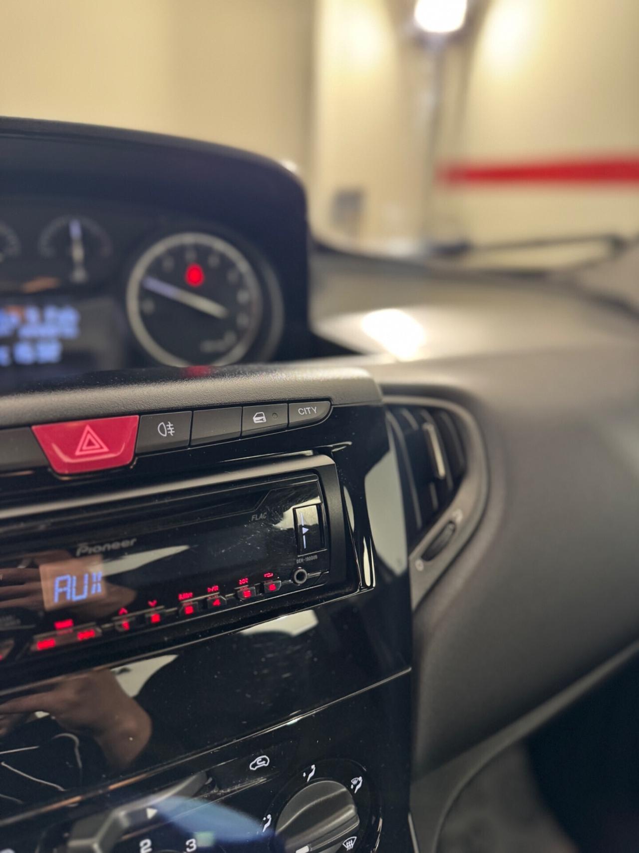 Lancia Ypsilon 1.2 69 CV 5 porte Platinum
