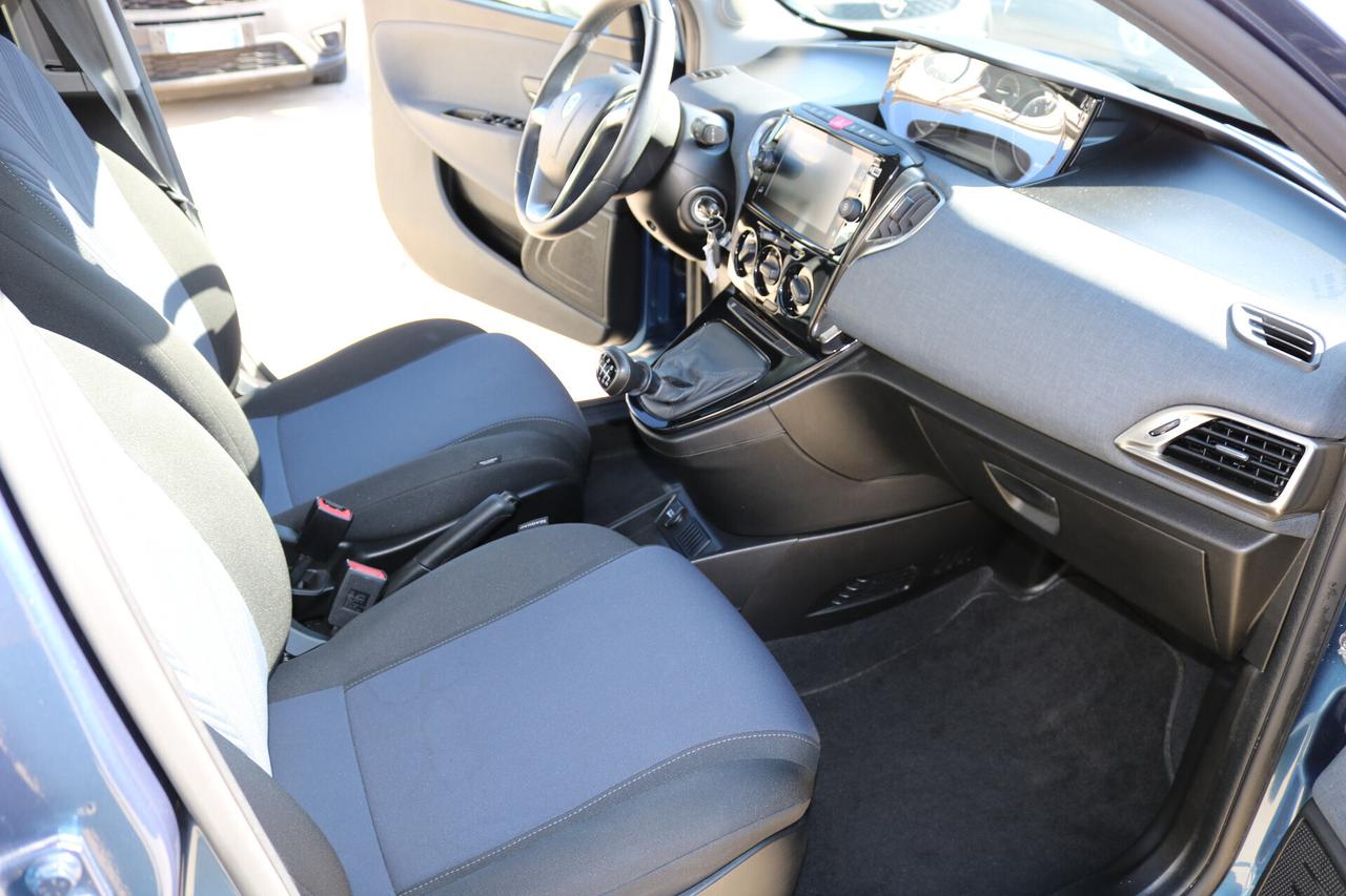 Lancia Ypsilon 1.0 FireFly 5 porte S&S Hybrid Gold Plus