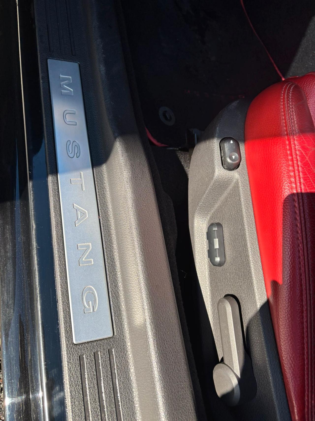 Ford Mustang PREMIUM 2008