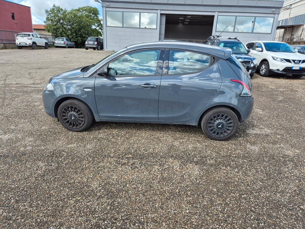 Lancia Ypsilon 1.2 69 CV 5 porte GPL Ecochic Silver