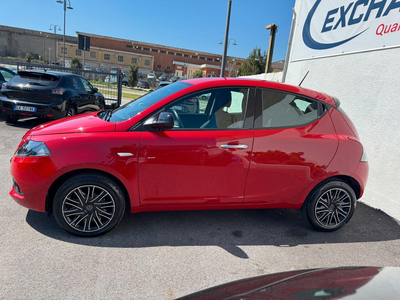Lancia Ypsilon 1.0 FireFly 5 porte S&S Hybrid Gold