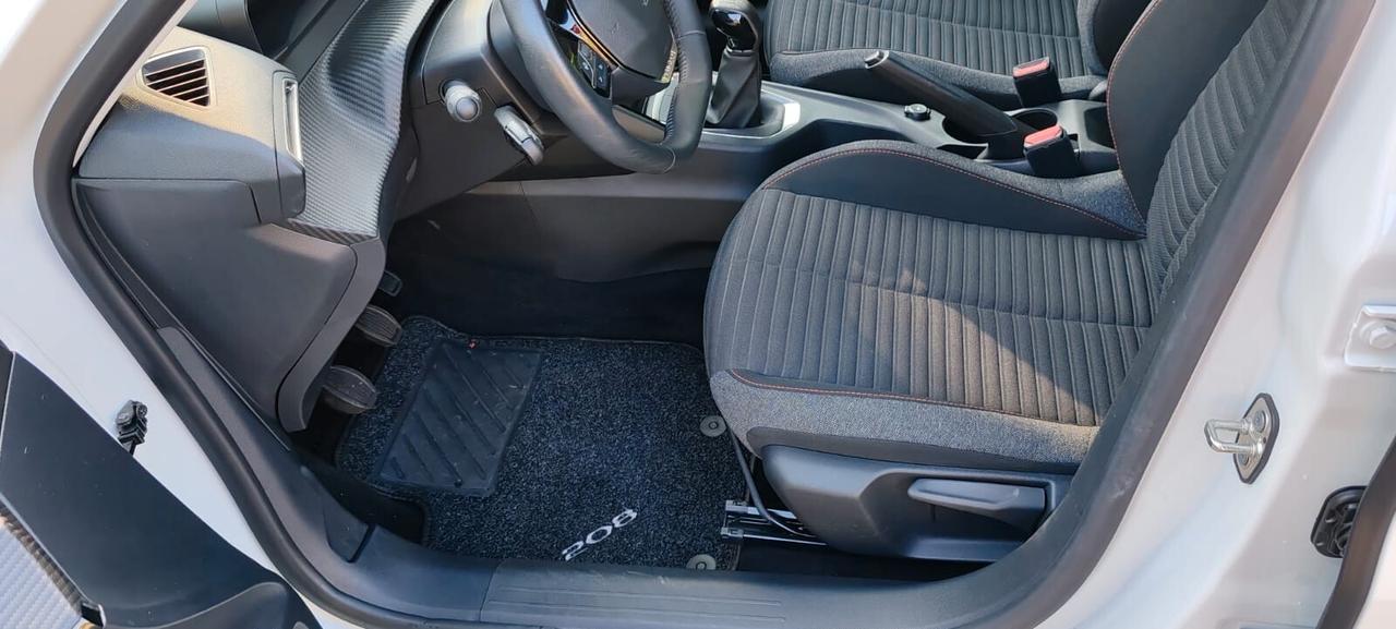 Peugeot 208 KM 4.500