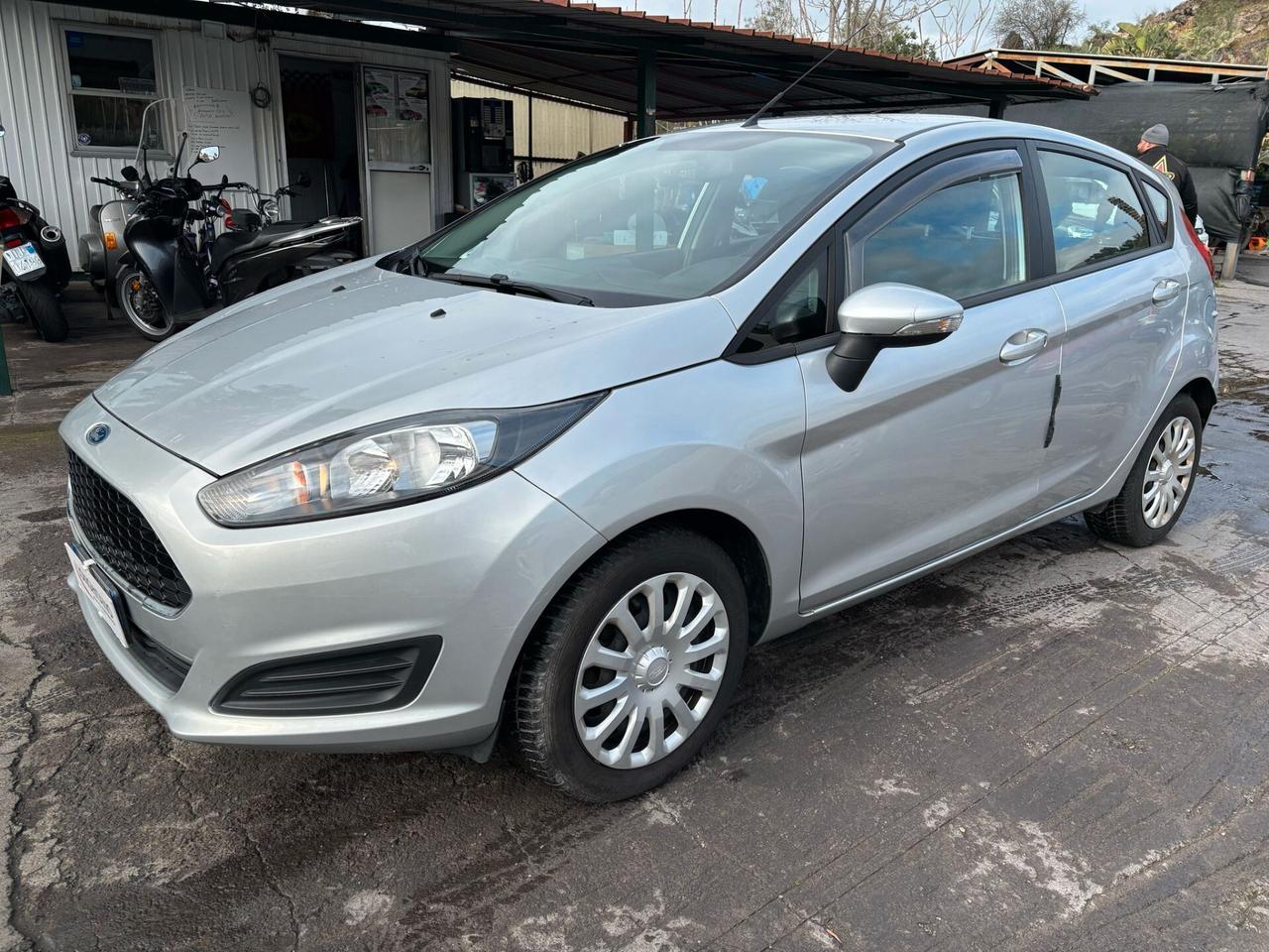 FORD FIESTA 1.2 B - 2016