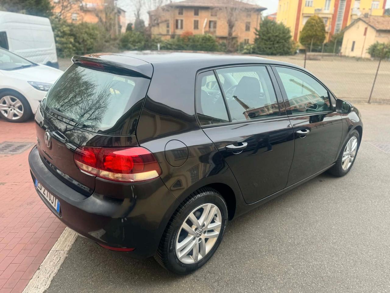 Volkswagen Golf Anno 2010 1.6 Benz/GPL