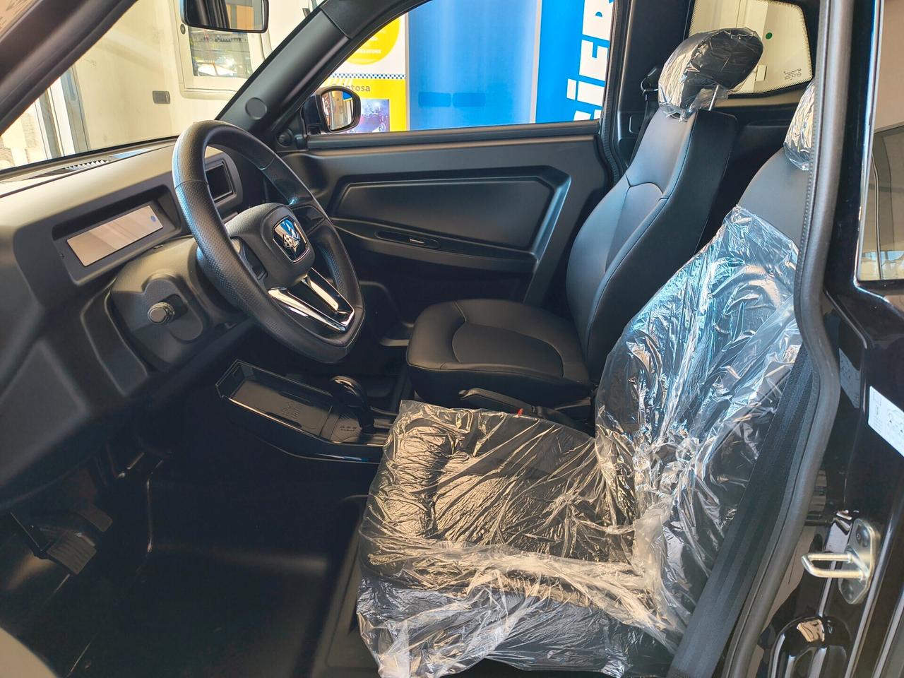 LIGIER Myli Lab Total Black