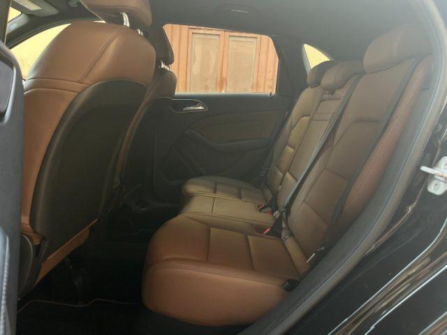 MERCEDES-BENZ B 200 d 136Cv Sport
