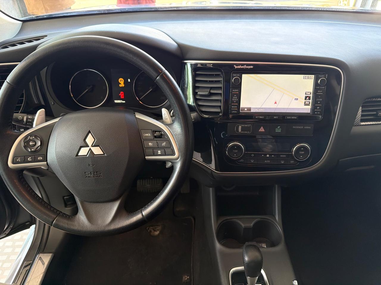 Mitsubishi Outlander 2.2 DI-D 4WD Instyle 7p. Con Tetto apribile