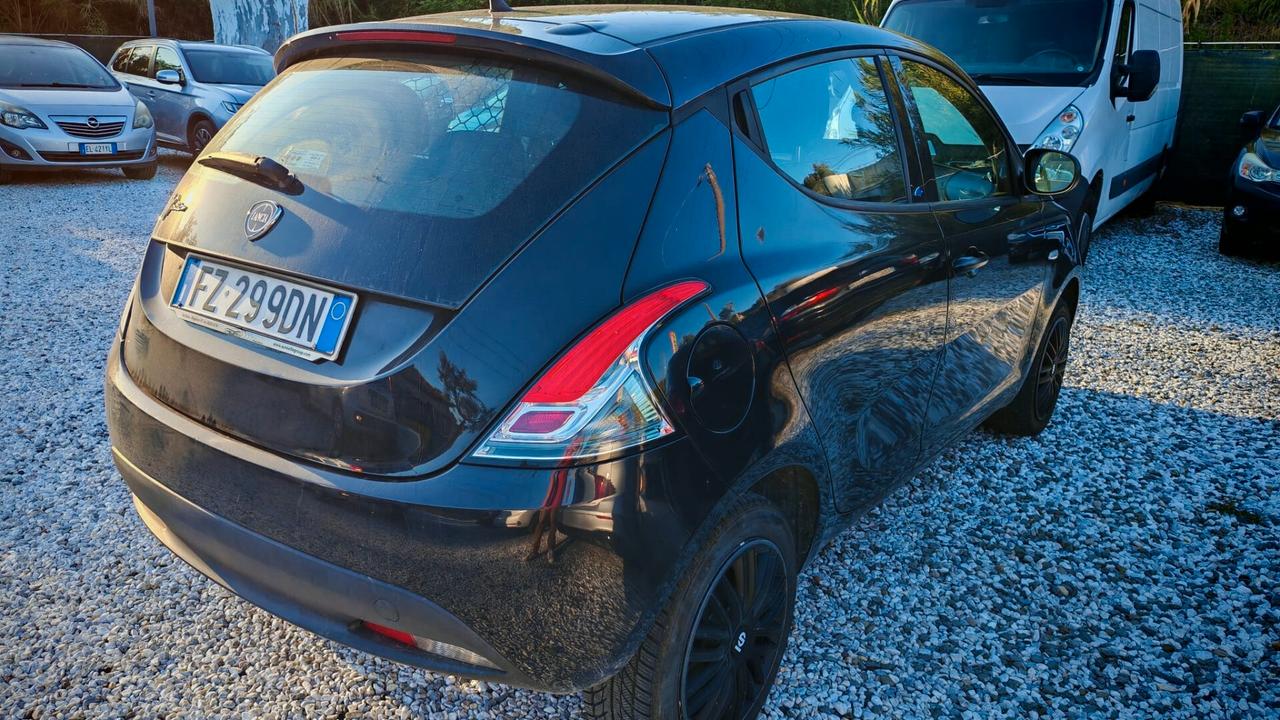 Lancia Ypsilon 1.2 69 CV 5 porte GPL Ecochic Gold