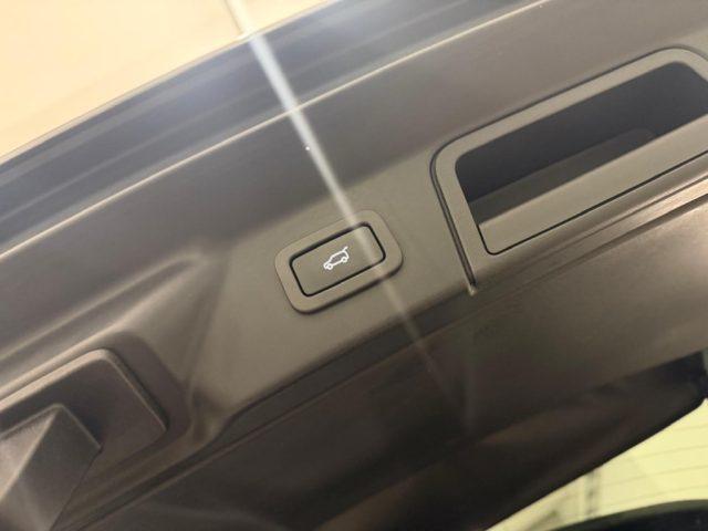 LAND ROVER Range Rover Velar 2.0D I4 240 CV R-Dynamic SE