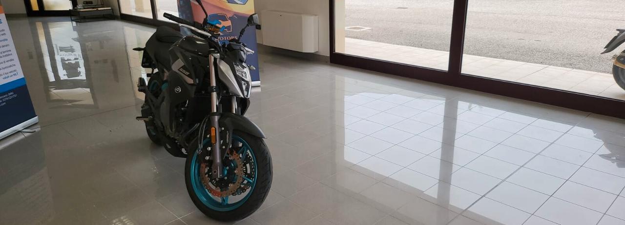 Cf Moto 650NK CON SOLO KM3045 - COME NUOVA-GARANZIA 12 MESI ESTENDIBILE FINO A 36 MESI.