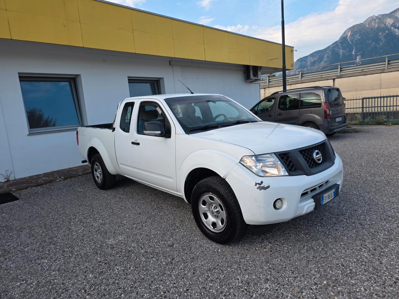 Nissan Navara 2.5 dCi perfetta e garantita 12 mesi