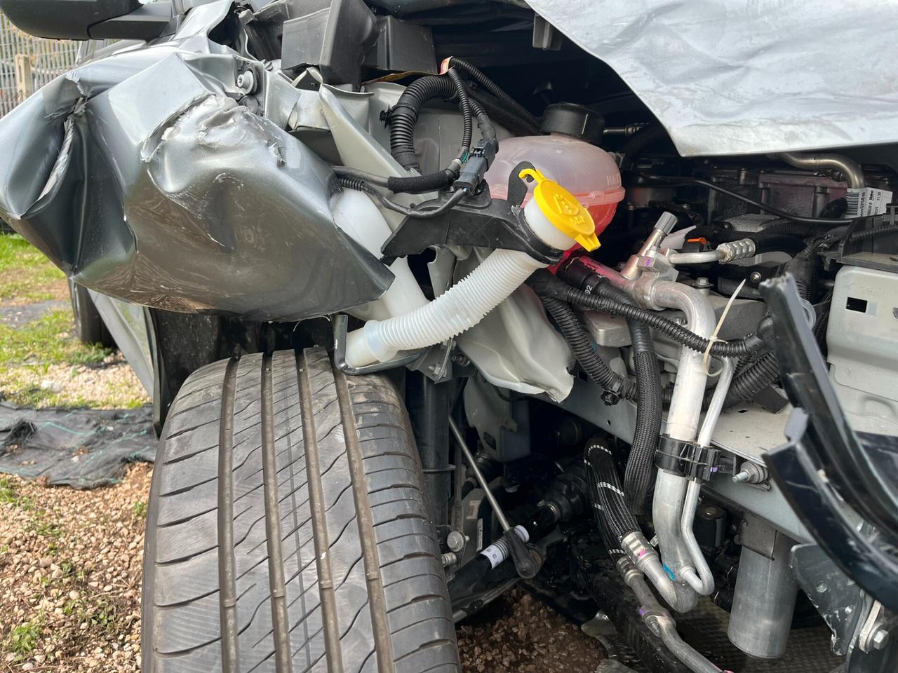 Jeep Avenger BEV Summit 115kW 156 cV Incidentato