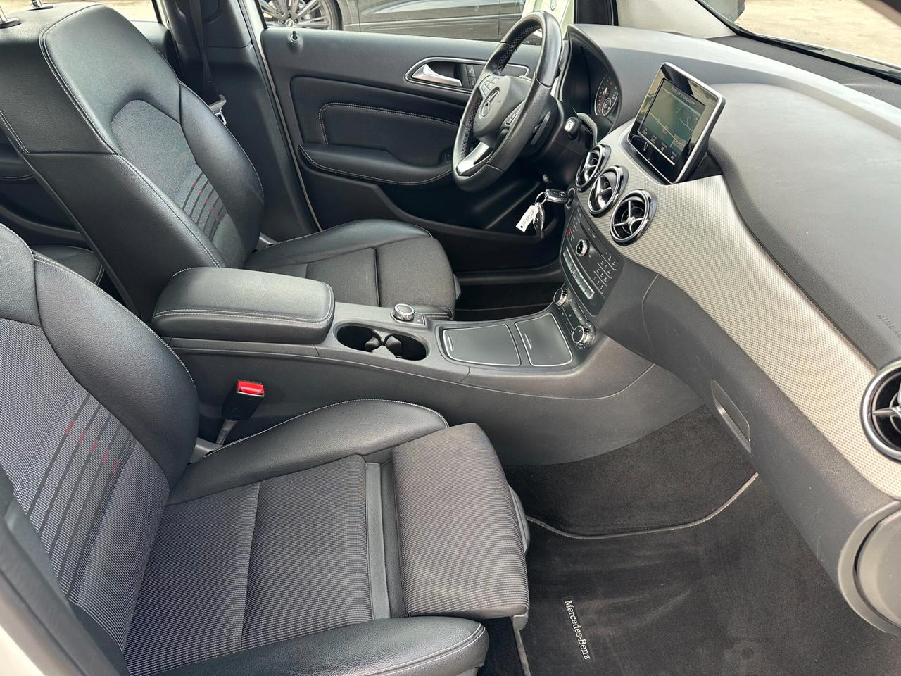 Mercedes-Benz B 180 SPORT*AUT*NAVI*KAMERA*KEY*BLUETOOTH*F1*MULTILED*