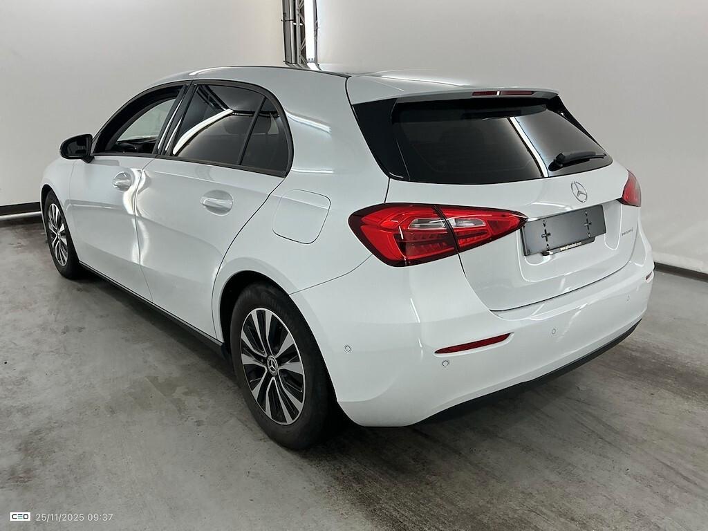 MERCEDES-BENZ A 180D 116CV AUTOMATIC BUSINESS SOLUTION ( NAVI PREMIUM - PARK ASSIST - TELECAMERA POST. - CERCHI 16 )