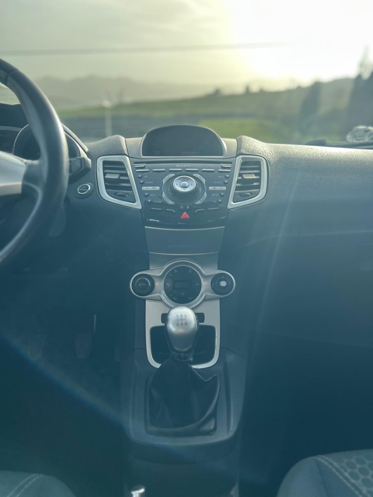 Ford Fiesta 1.4 TDCi 70CV 5 porte Titanium