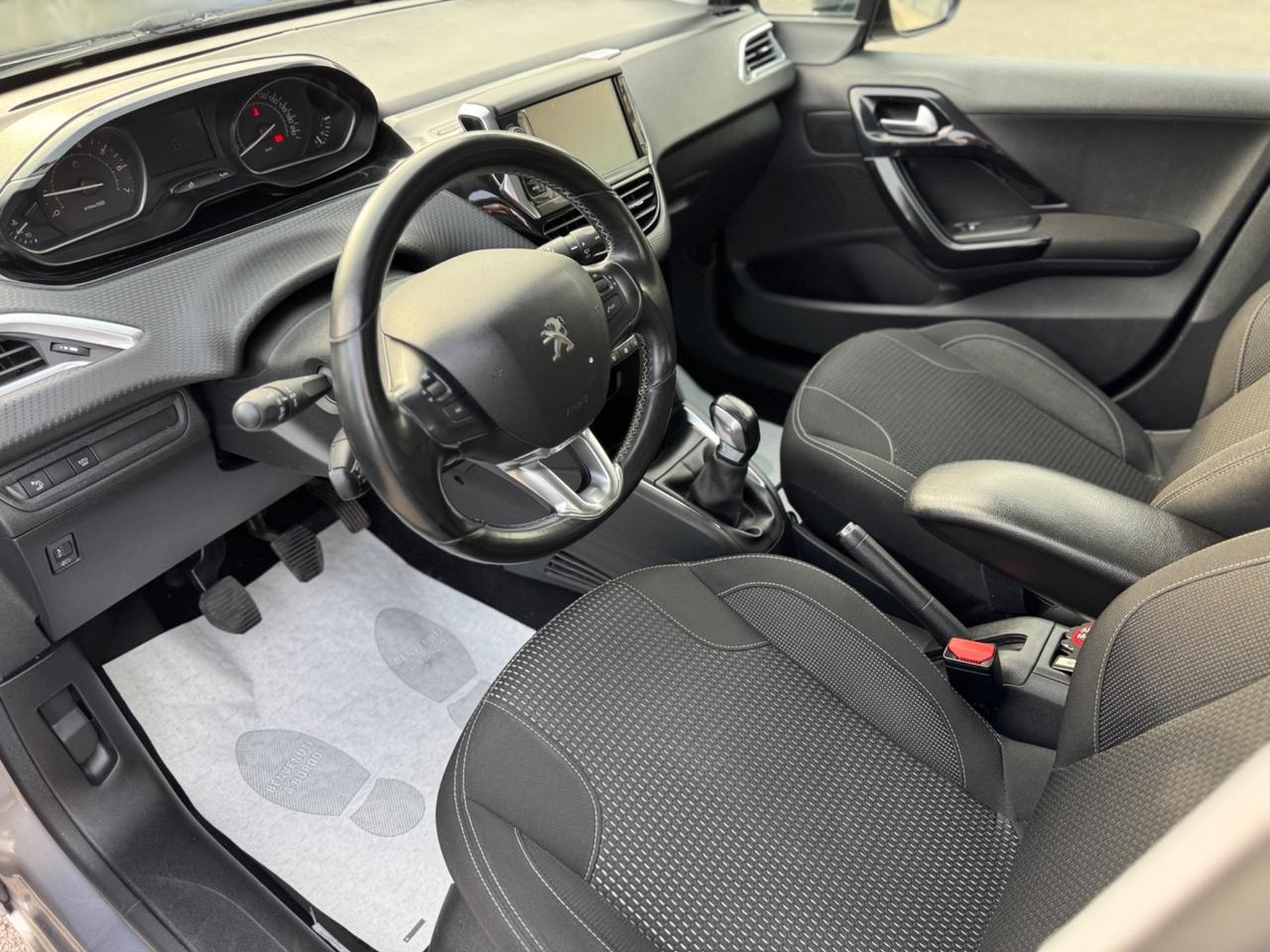 Peugeot 208 PureTech 82 5 porte Allure