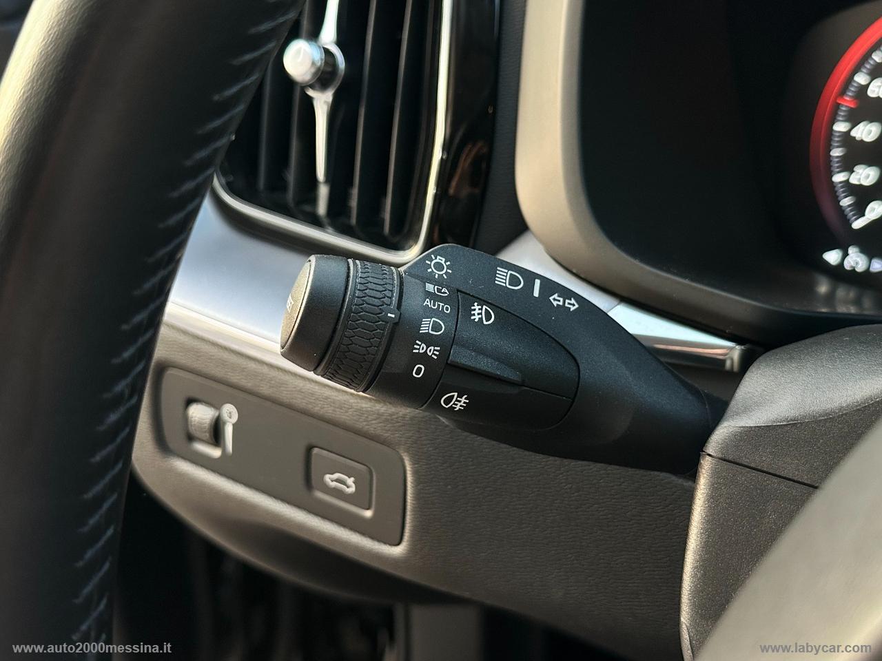 VOLVO XC60 B4 GEARTRONIC MOMENTUM IBRIDO DIESEL/ELETTTICO