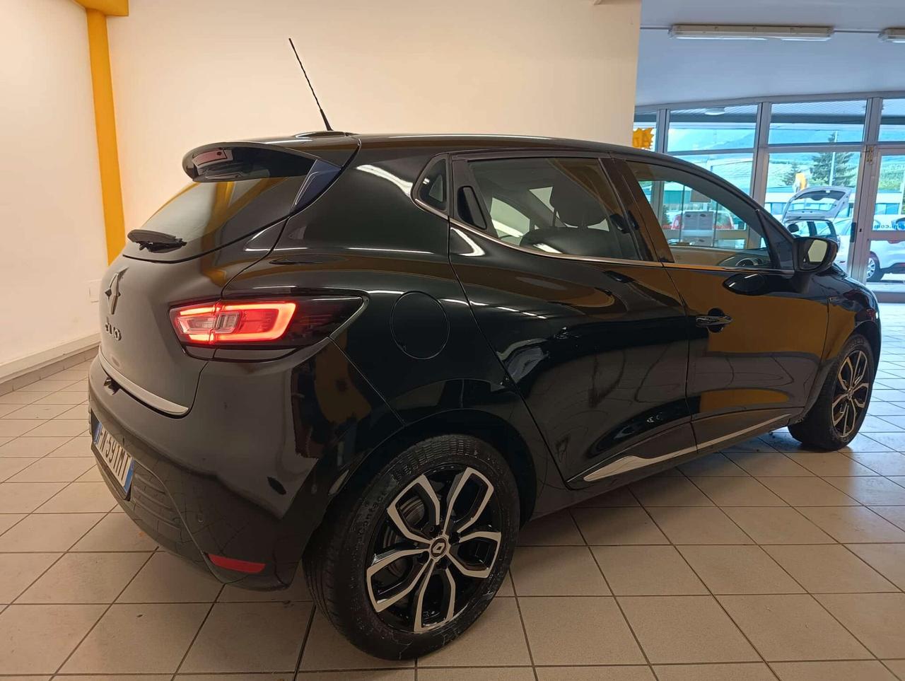 Renault Clio 1.2 75 CV 5 porte Duel2