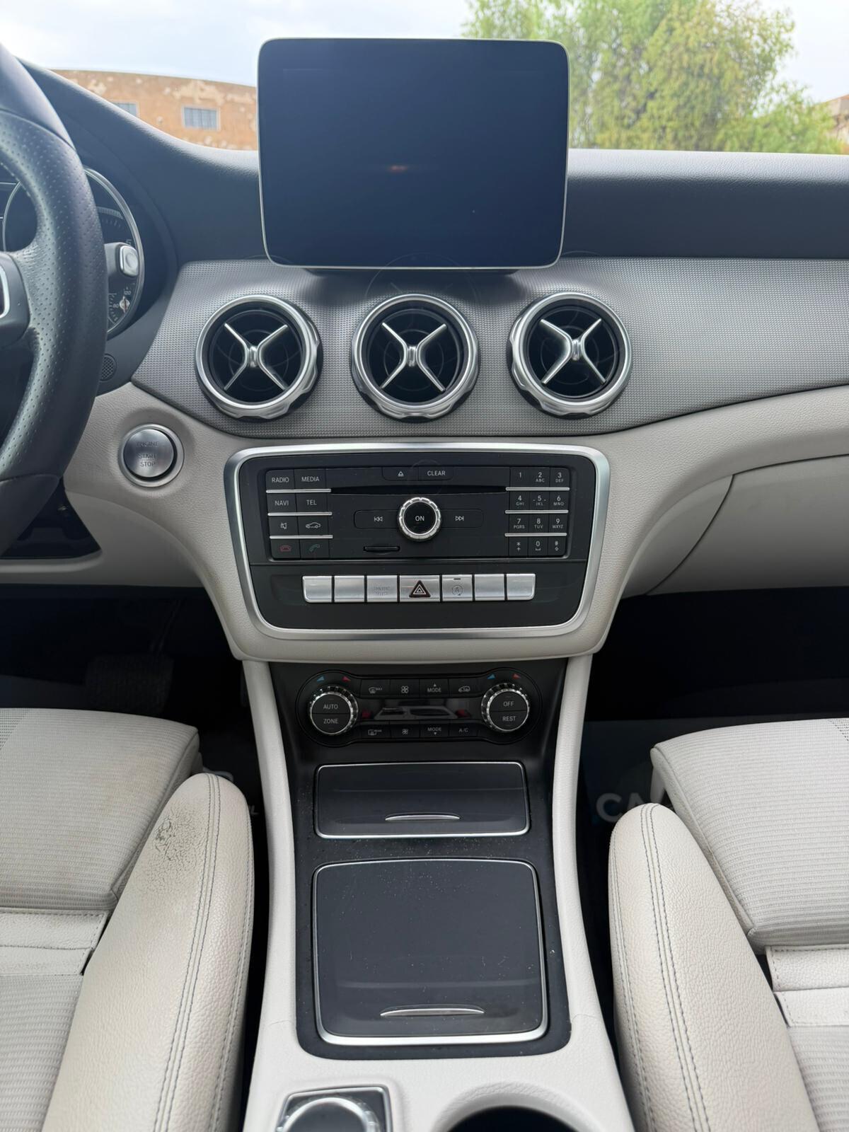 Mercedes-benz GLA 200 d SPORT CERCHI 19