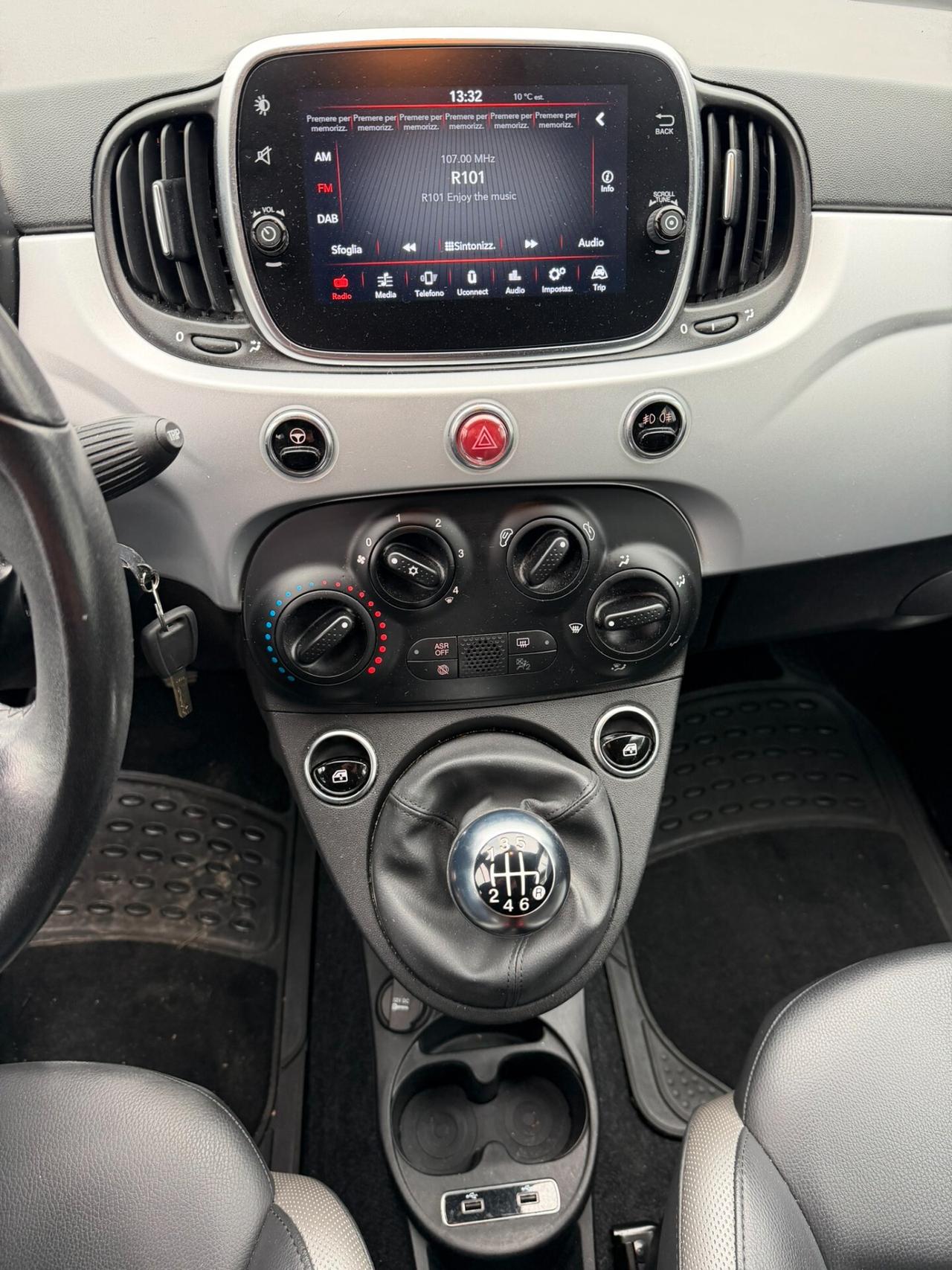 Fiat 500 C 1.0 Hybrid Hey Google