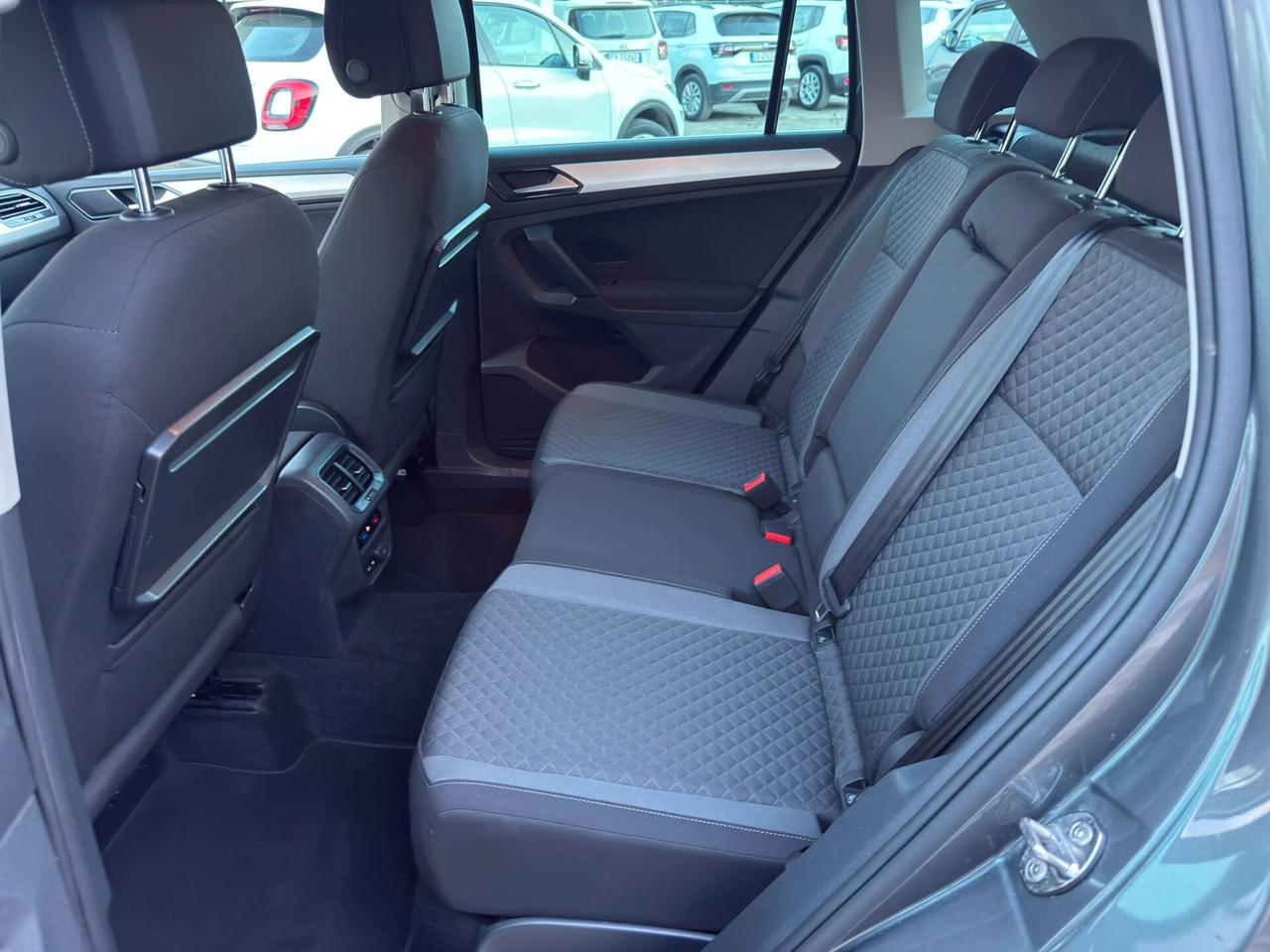 Volkswagen Tiguan 2.0 TDI SCR 4MOTION Business BlueMotion Technology