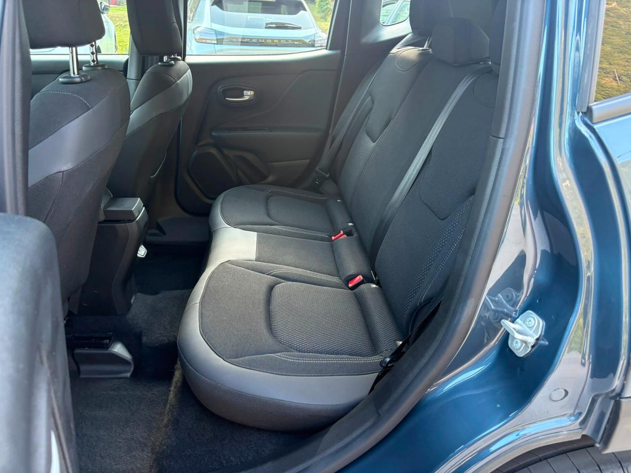 Jeep Renegade 1.5 Turbo T4 MHEV Summit