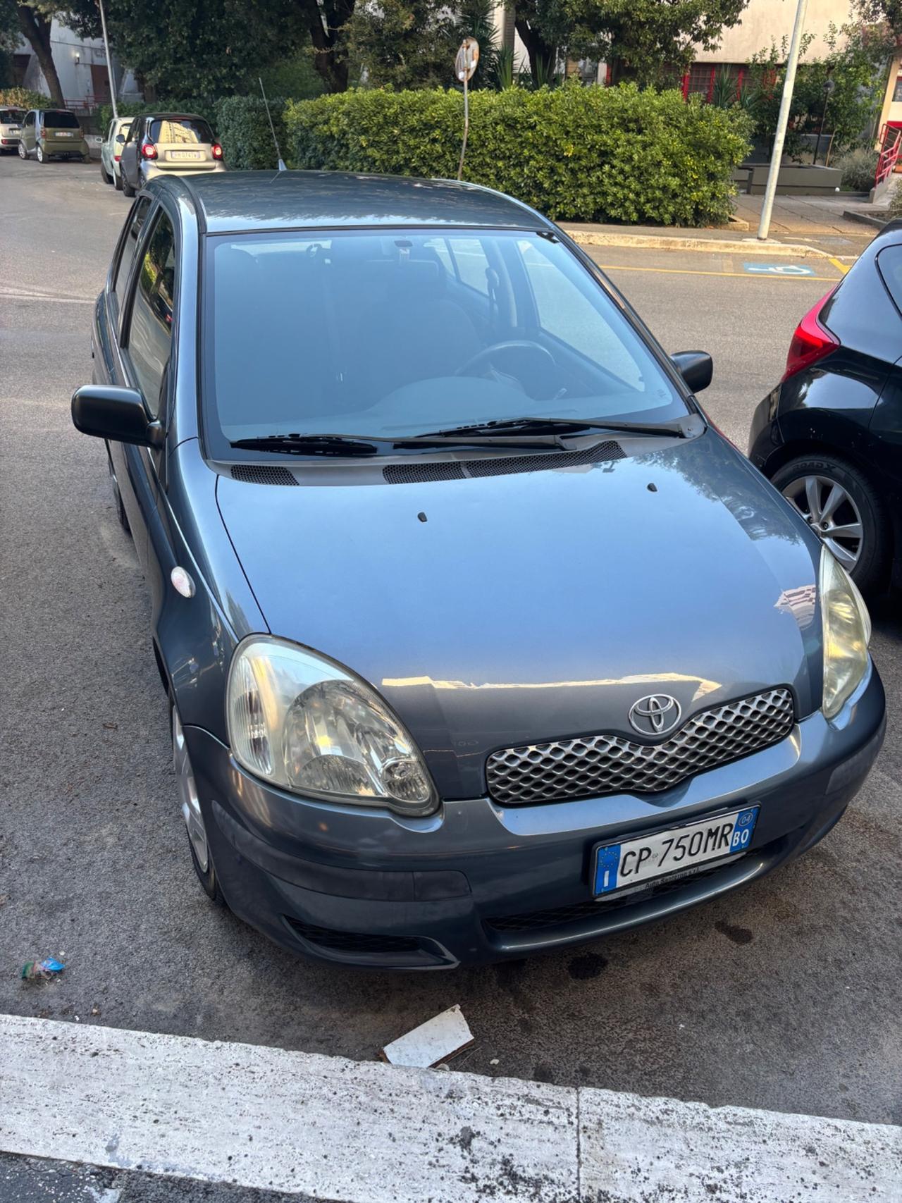 Toyota Yaris 1.0i 16V cat 5 porte Sol euro 4