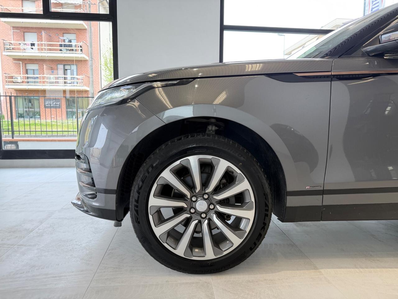 Range Rover Velar 2.0D I4 240 CV R-Dynamic HSE