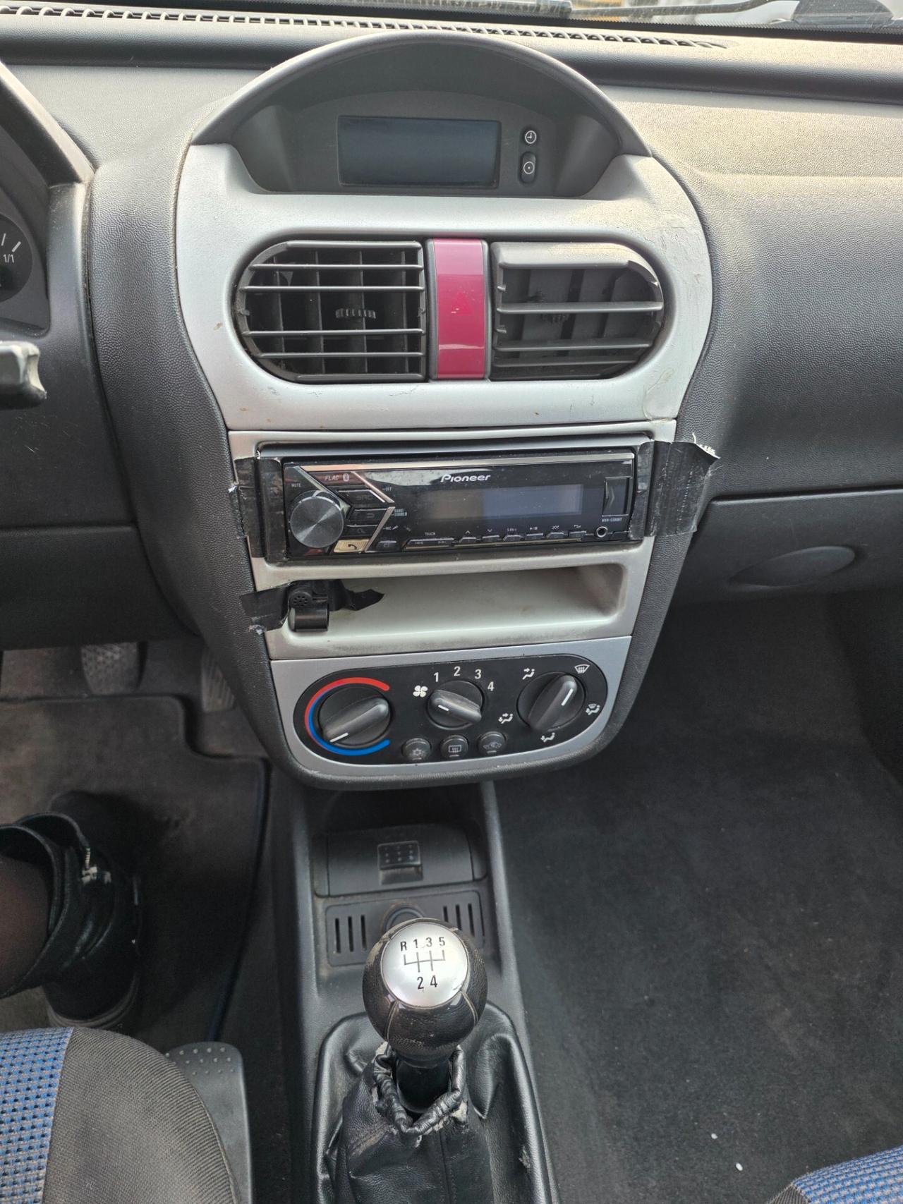 Opel Corsa 1.2i 16V cat 3 porte Sport