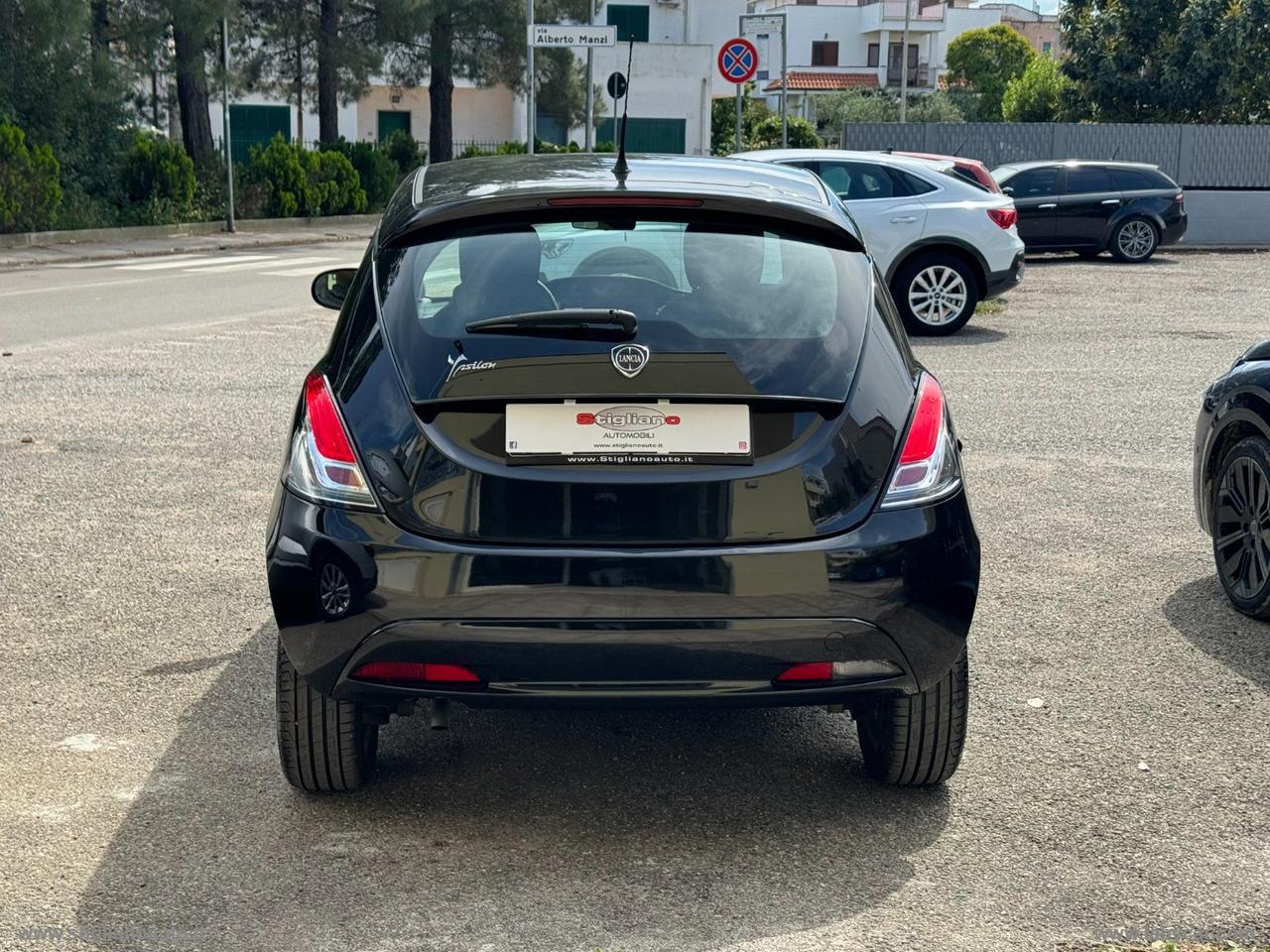 LANCIA Ypsilon 1.2 69 CV 5p. GPL Ecochic Silver