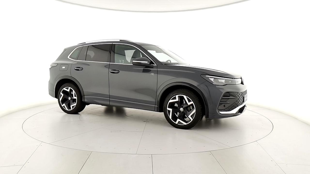 VOLKSWAGEN Tiguan III 2024 - Tiguan 2.0 tdi R-Line 150cv dsg