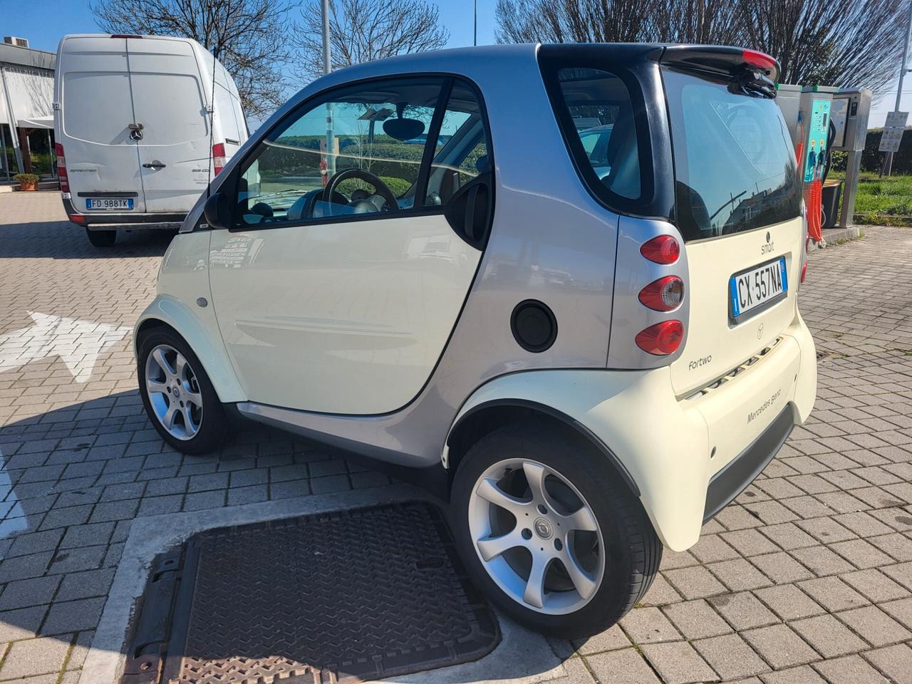 Smart ForTwo 700 coupé pure (45 kW)