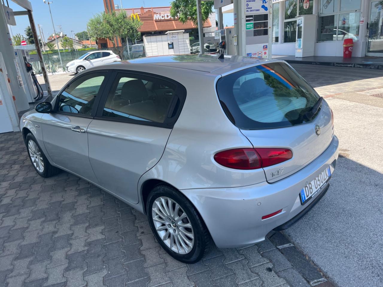 Alfa Romeo 147 1.6 16V TS (105) 5 porte Distinctive gpl
