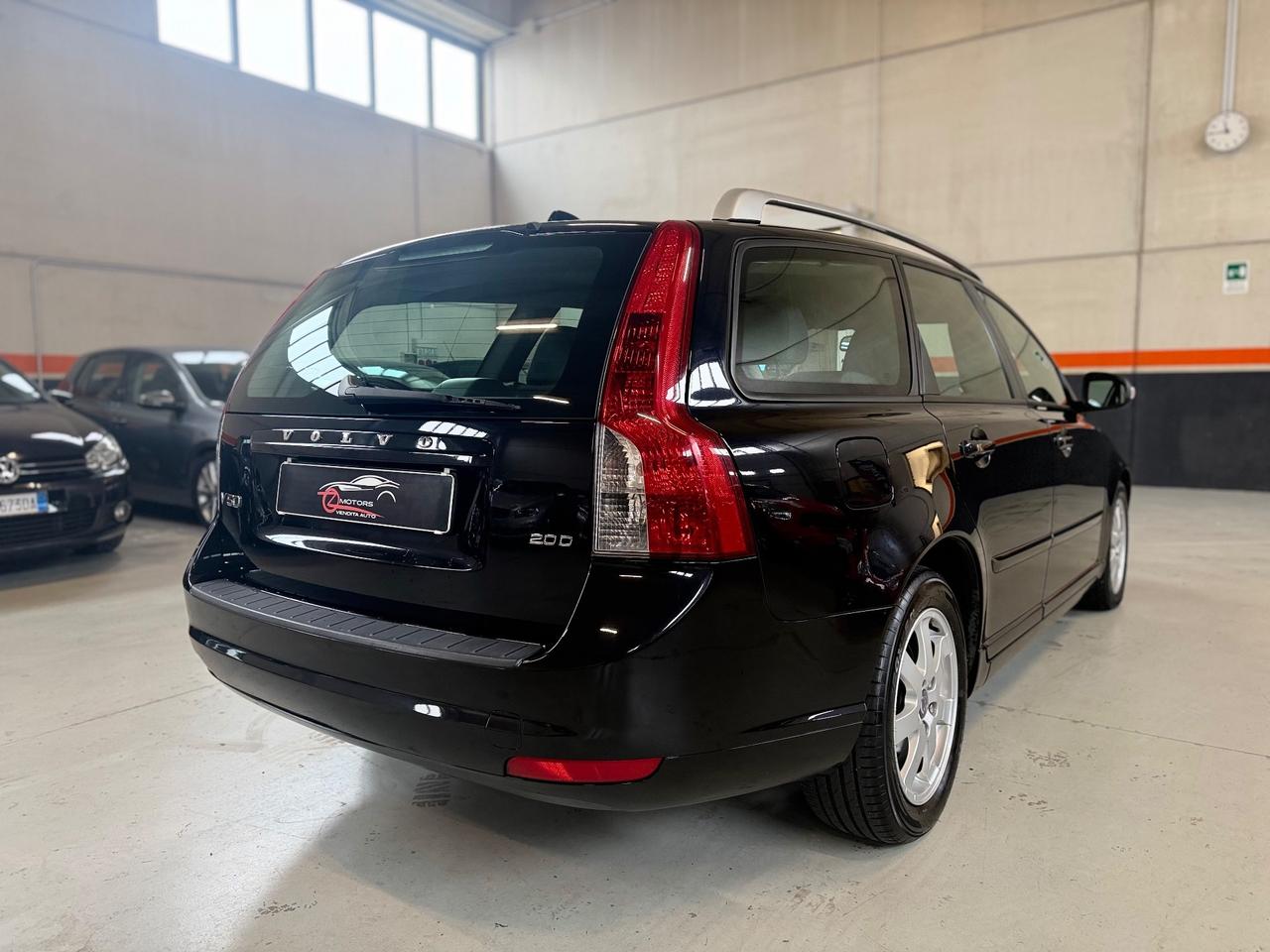 Volvo V50 2.0 D cat Kinetic NEOPATENTATI