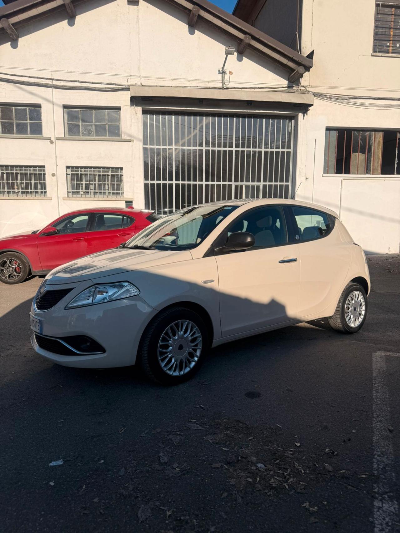 Lancia Ypsilon 1.2 69 CV 5 porte GPL Ecochic Silver