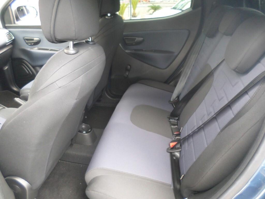 Lancia Ypsilon 1.0 FireFly 5 porte S&S Hybrid Gold Plus
