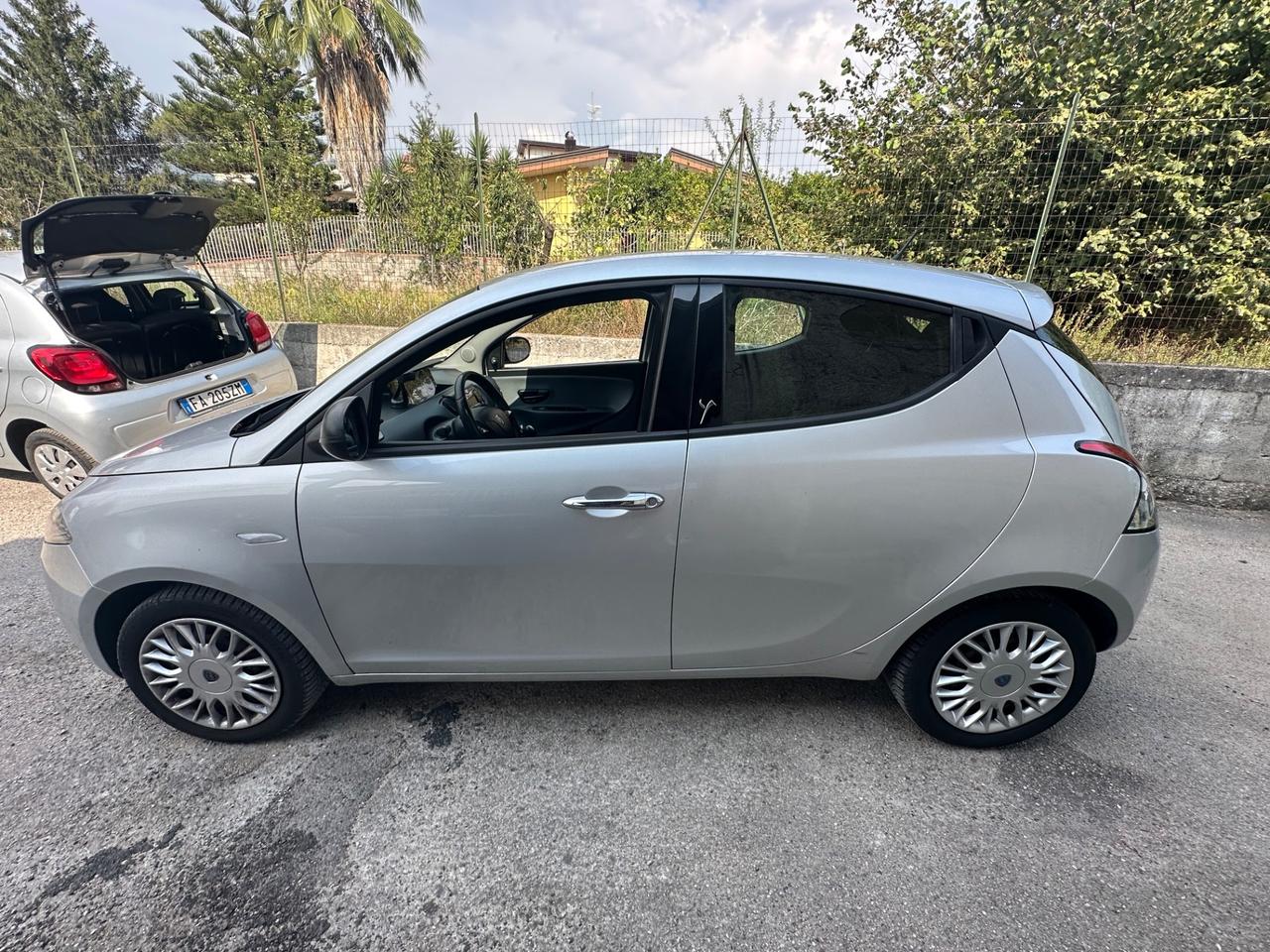 Lancia Ypsilon 1.3 MJT 16V 95 CV 5 porte S&S Silver