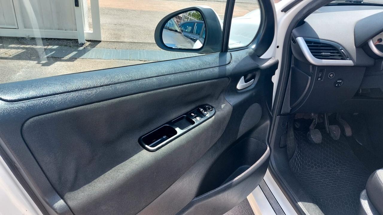 Peugeot 207 1.4 8V 75CV 5p. Energie Sport ECO GPL