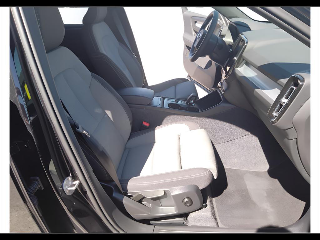 VOLVO XC40 2023 - XC40 2.0 b3 Core auto