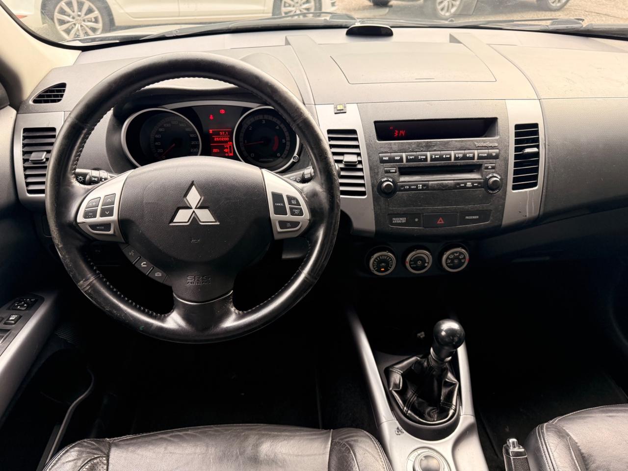 Mitsubishi Outlander 2.0 DI-D Instyle 7 p.ti DPF