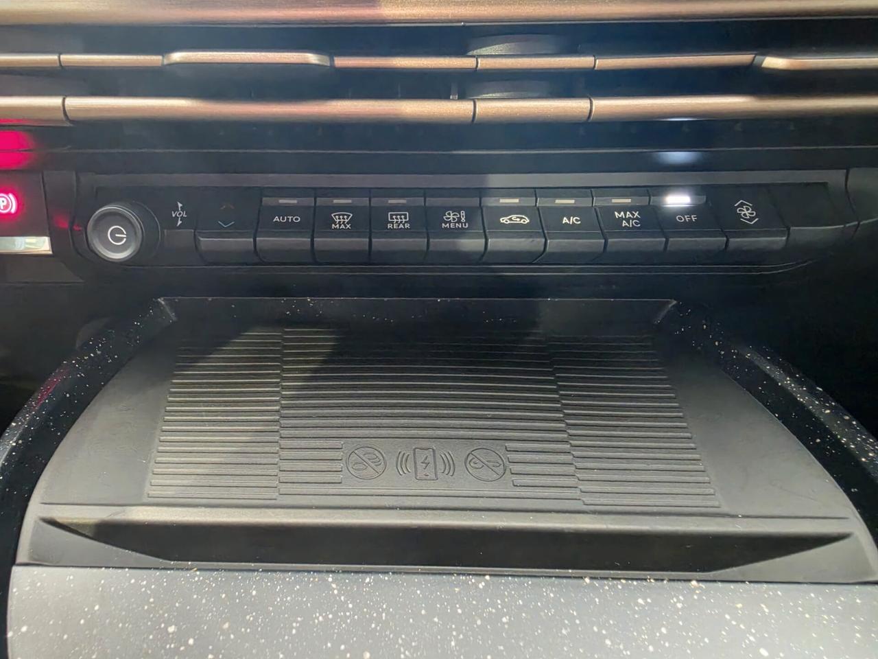 Lancia Ypsilon Hybrid e-DCT LX