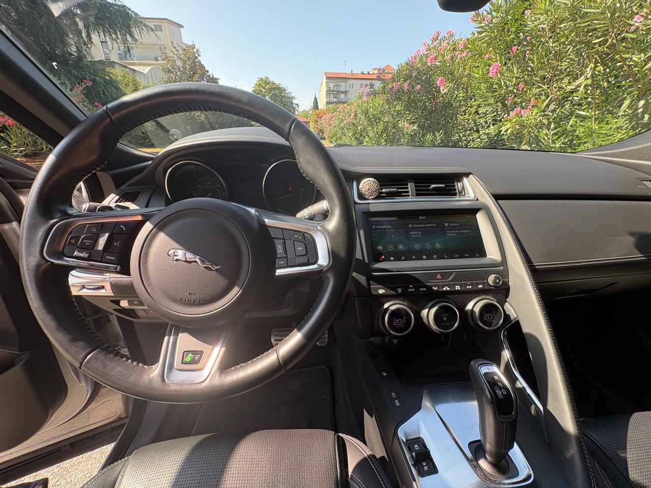 Jaguar E-Pace 2.0 R-Dynamic SE awd 200cv auto(unicoprop.)